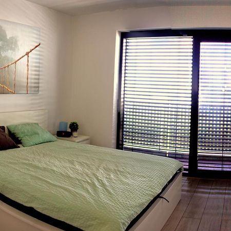 Appartamento New 1 Bdr, W/Private Parking Bratislava Esterno foto