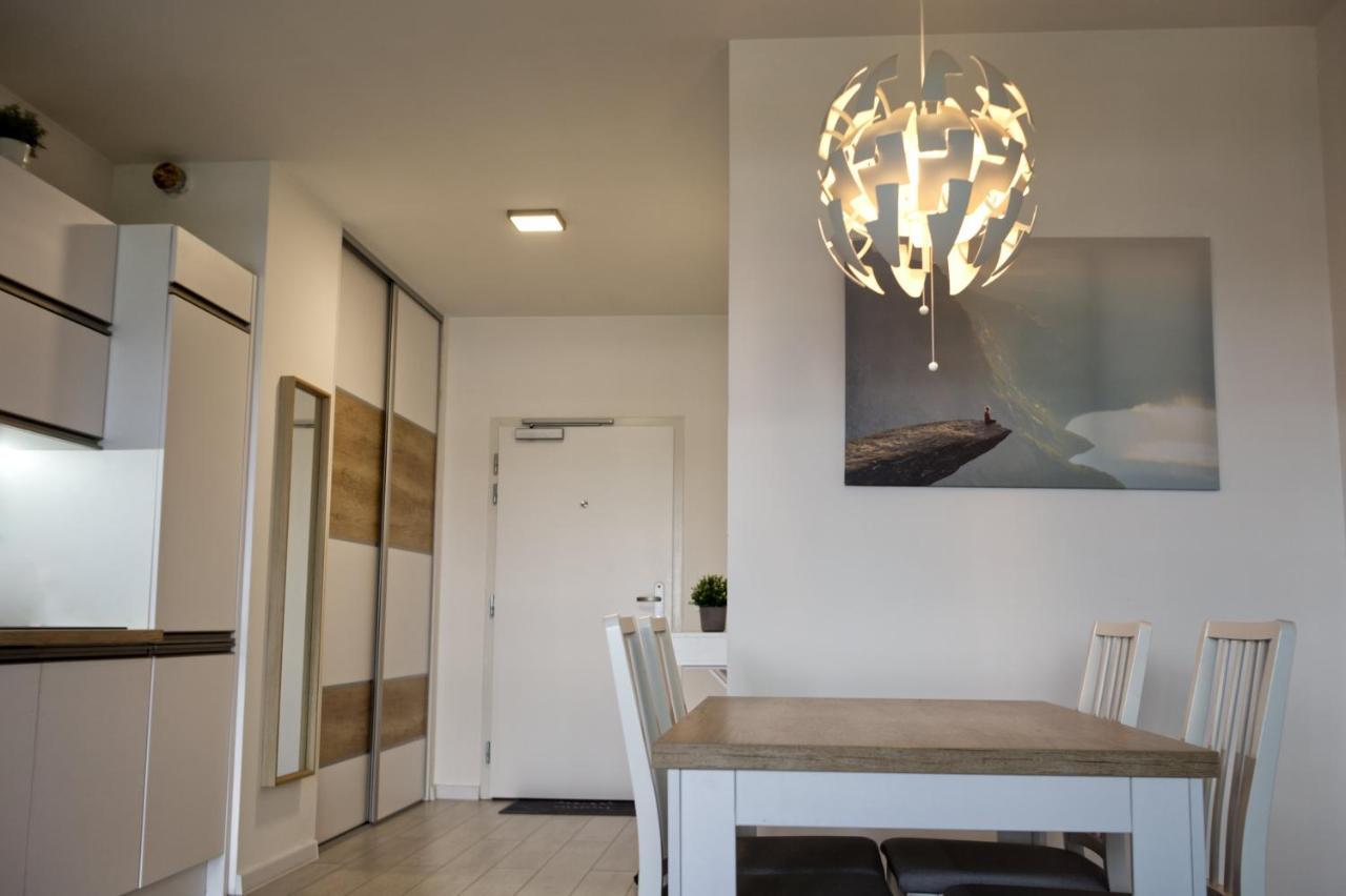 Appartamento New 1 Bdr, W/Private Parking Bratislava Esterno foto