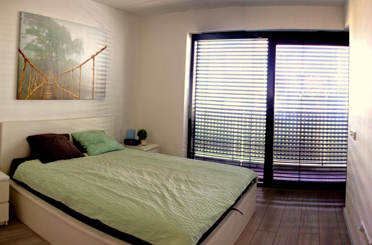 Appartamento New 1 Bdr, W/Private Parking Bratislava Esterno foto